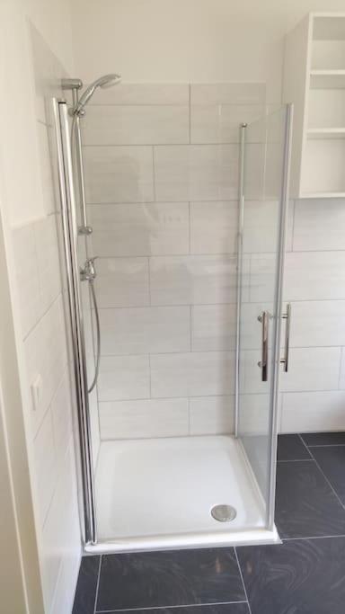 Neue 90 Qm 2-Zimmerwohnung Naehe Koeln Odenthal Bagian luar foto